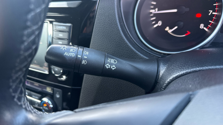 Nissan Qashqai 1.3 DiG-T Acenta Premium 5dr Petrol Hatchback